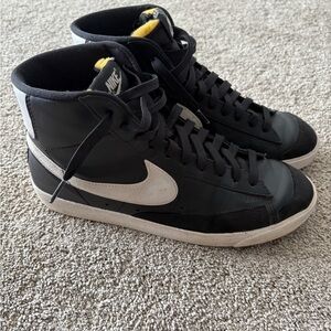 Nike blazer 77 Black and White Sneakers
